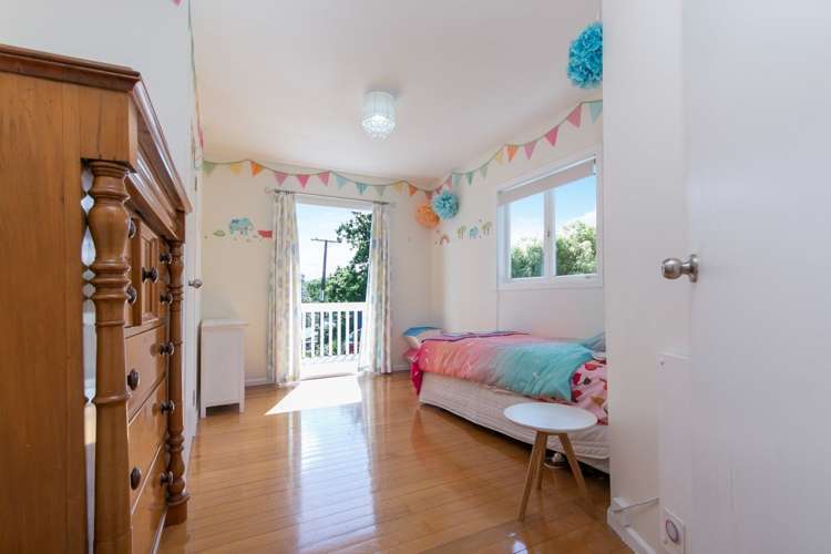 13 Warwick Avenue Titirangi_12