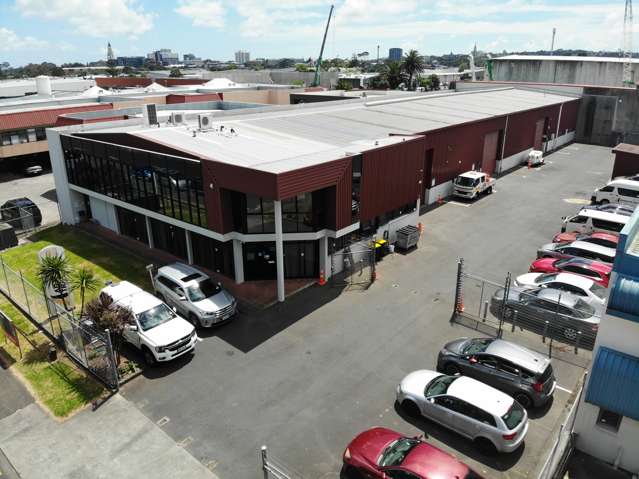 Cost-effective warehouse in Wiri
