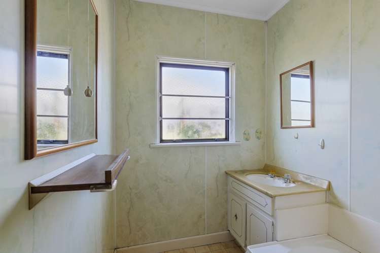 235 Breezes Road Aranui_9