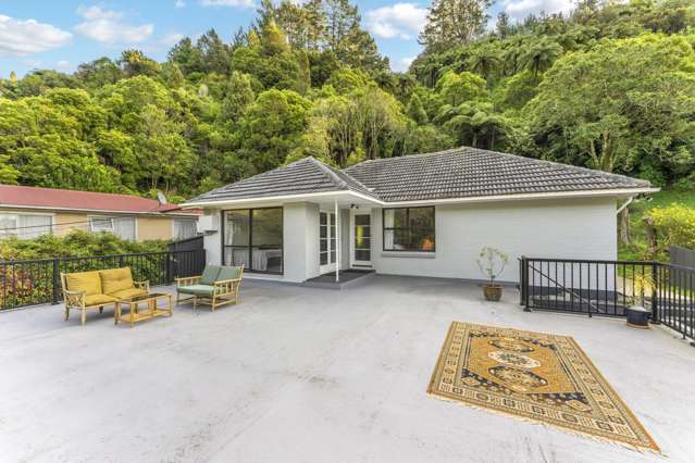 70 Sunny Grove Wainuiomata_2