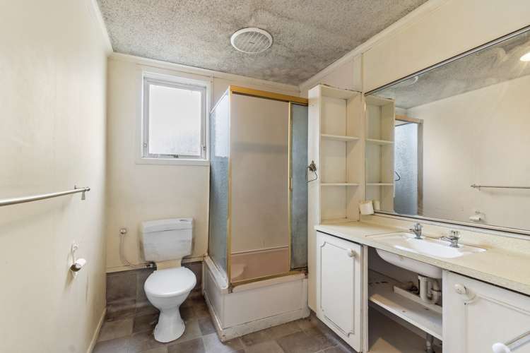 276 Fox Street Hamilton East_10