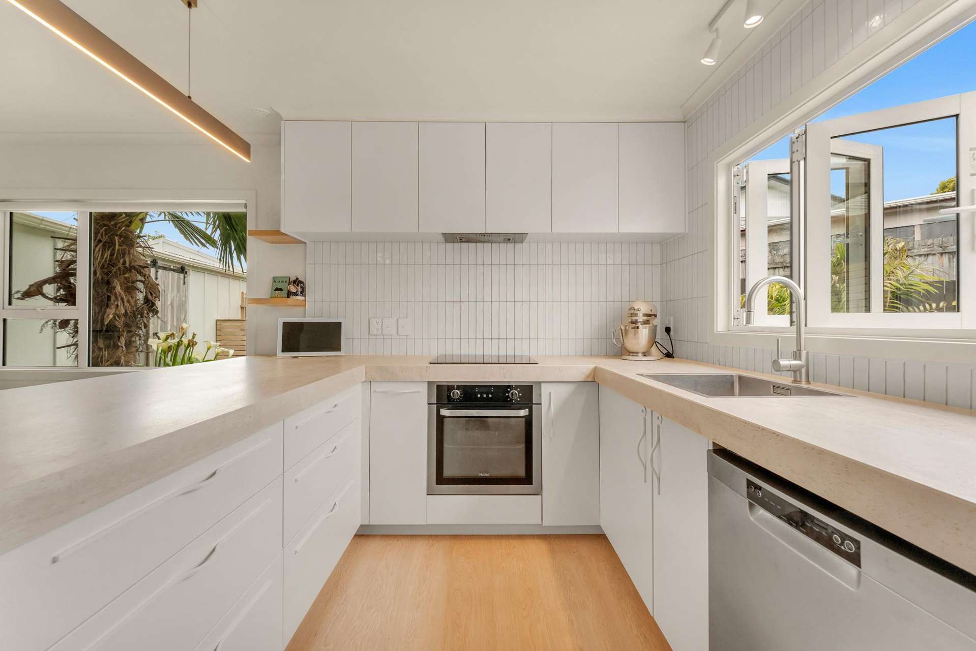 8 Charnley Grove Glenfield_0