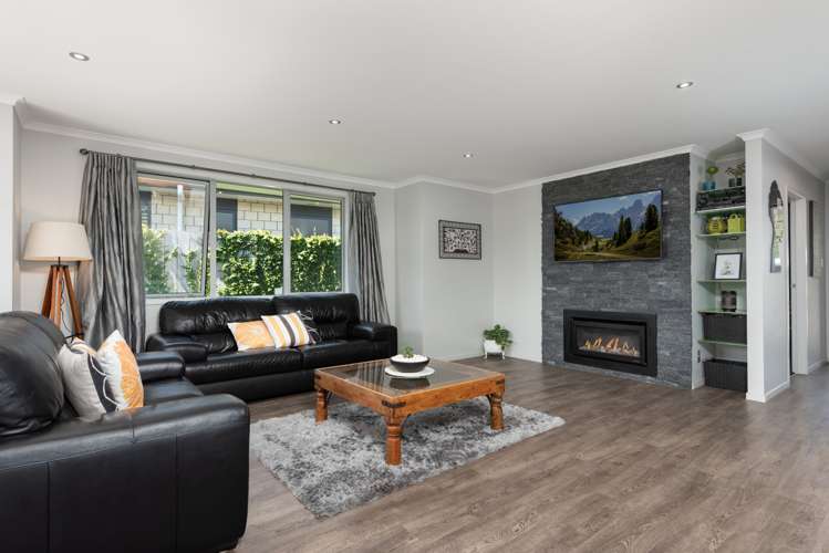 3 Fender Close Pyes Pa_5