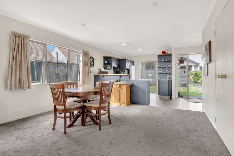 18/285 Vaughan Road Owhata_6
