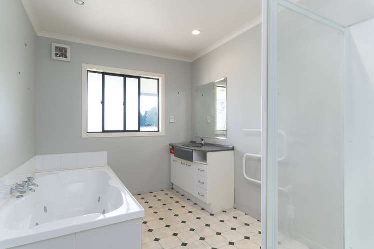 39 Connollys Line Carterton_21