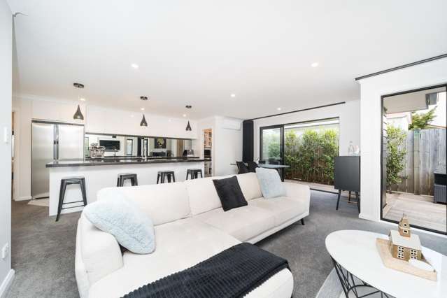 6 Ngaio Street West End_2