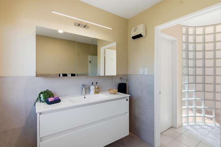 2/99 Hebron Road Waiake_21