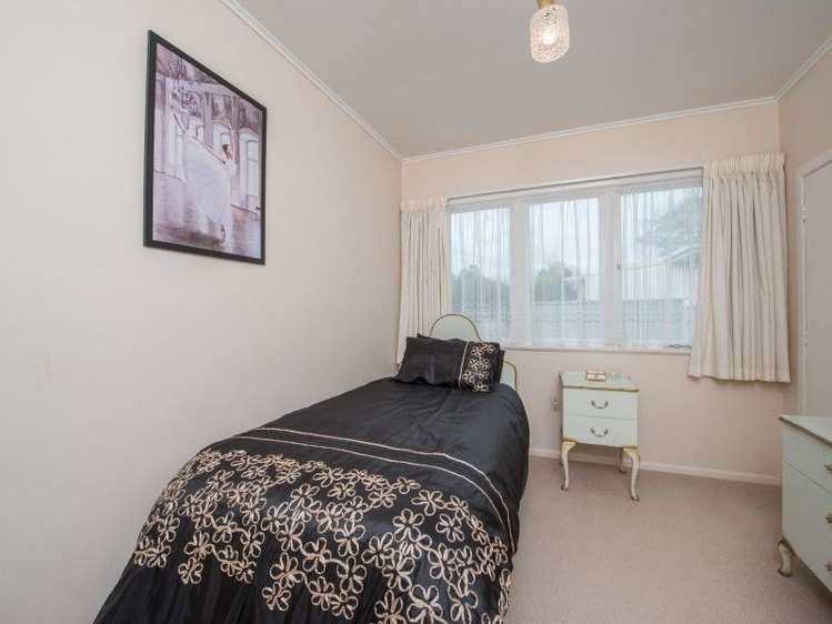 19 Masefield Drive Enderley_9