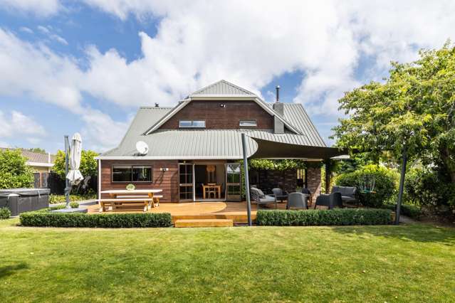 Executive Family Living - Prime Location