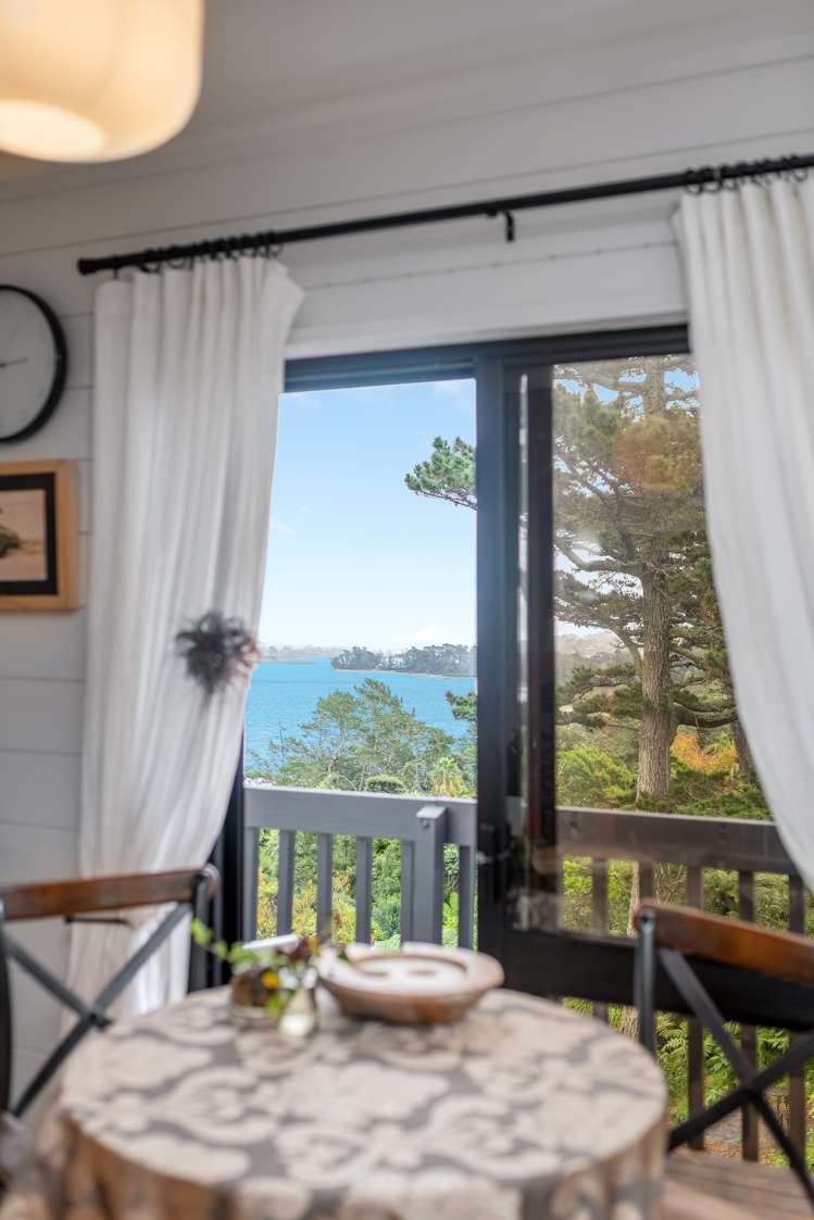 141 Attwood Road Paremoremo_8