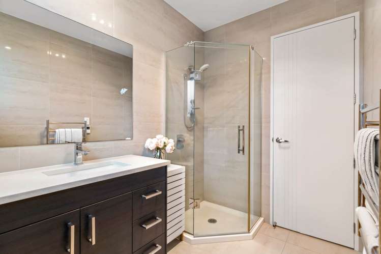 6 Arbors Track Silverdale_10