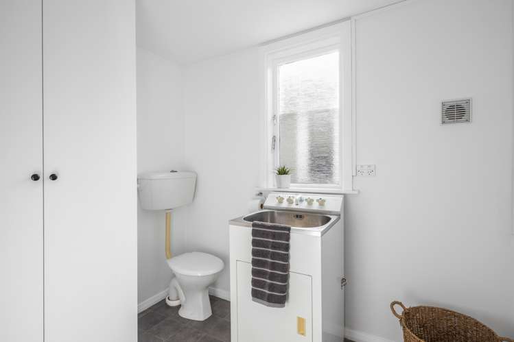 52 Puru Crescent Lyall Bay_9