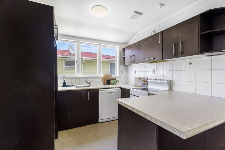 100 Cobham Crescent Kelston_7