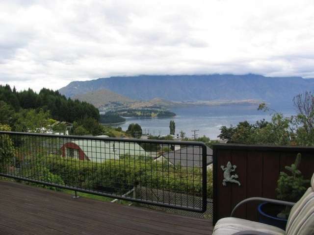 49b Wynyard Crescent Fernhill/Sunshine Bay_3