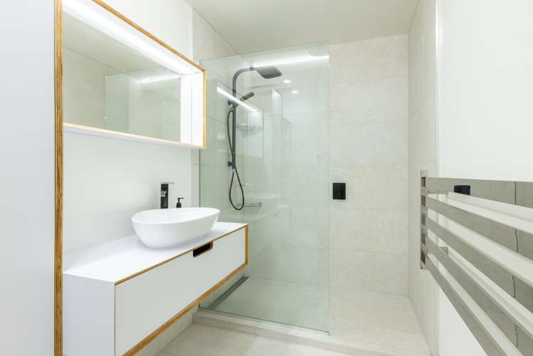 190c Charles Street Westshore_12