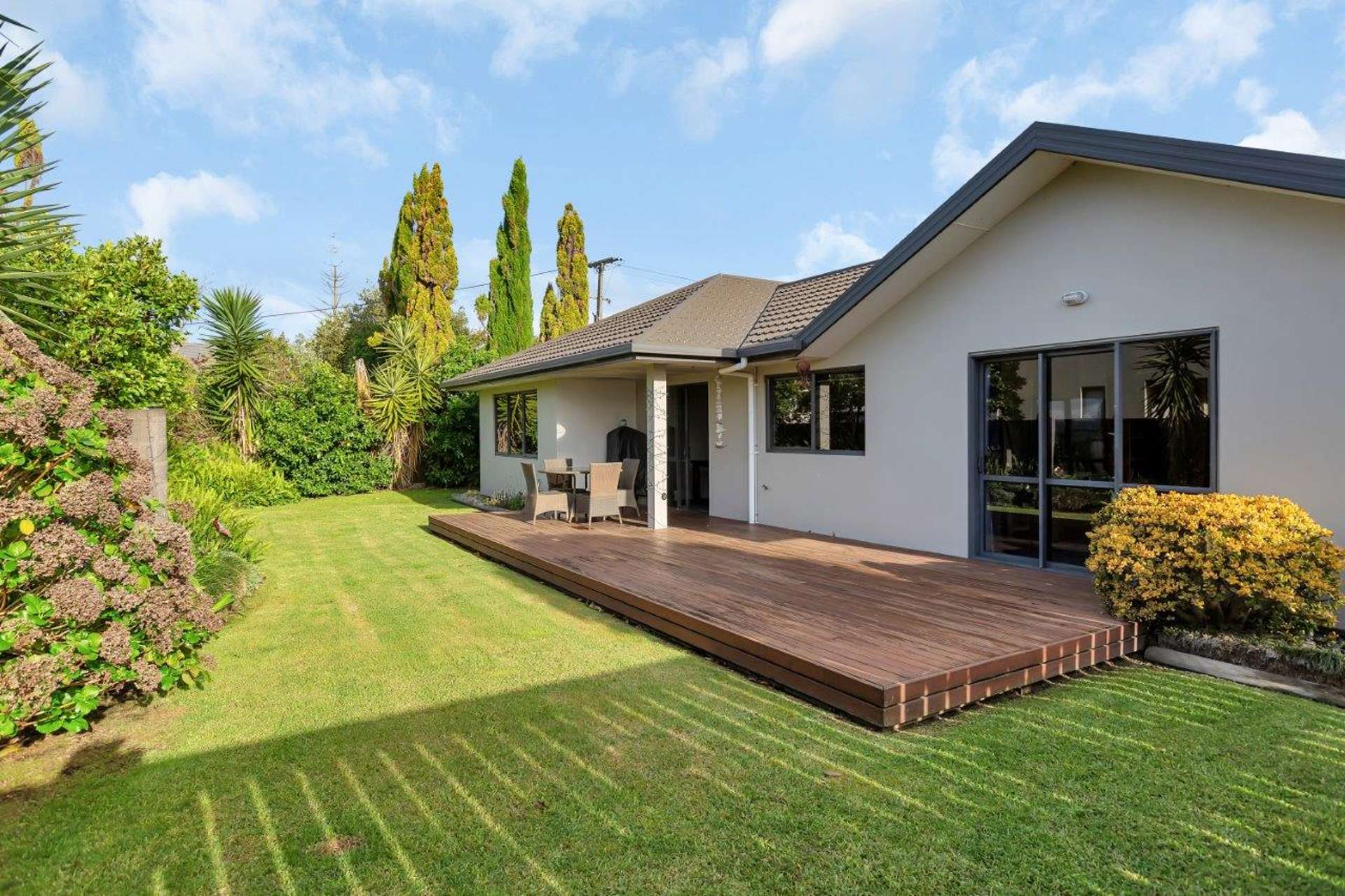 18 Paradise Point Place One Tree Point_0