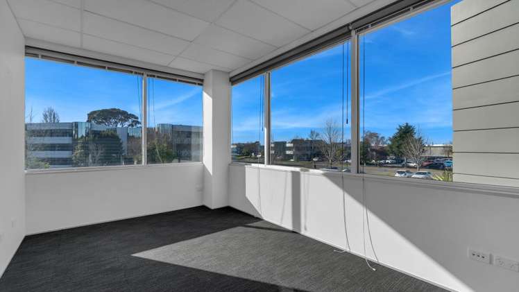 6 Sir William Pickering Drive Burnside_12