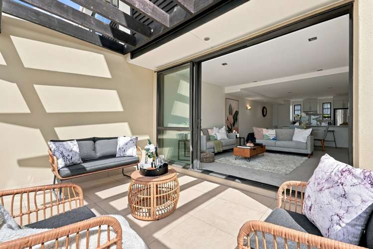 202A/525 East Coast Road Browns Bay_6