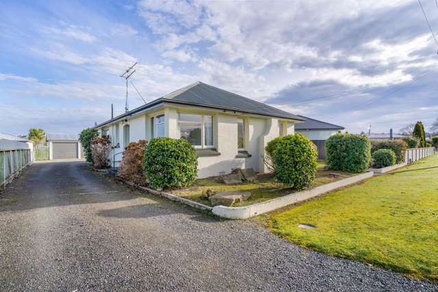 1950’s Gem with Garaging