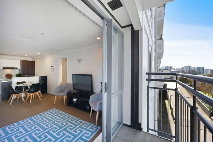 1N/160 Symonds Street_2