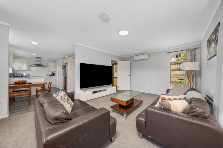 15a Kereru Bend Tawa_6