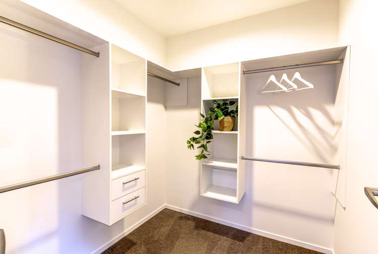 82 Barrington Drive Huntington_9