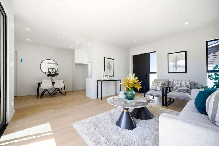 2/2 Coronation Street Belmont_7