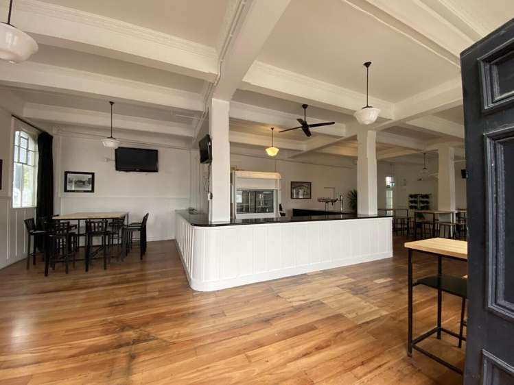 63 High Street North Carterton_5