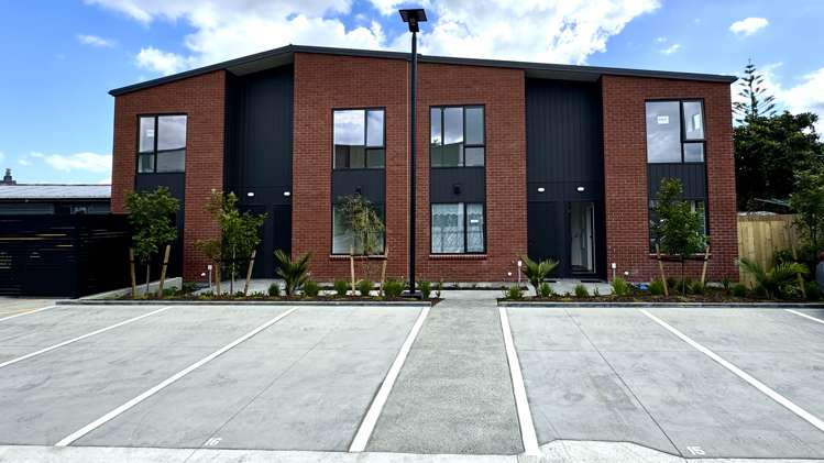 10-12 Humphreys Place Mangere_11