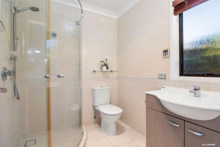 19 Vivian Wilson Drive Eastern Beach_13