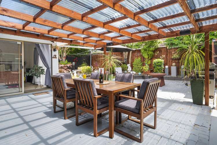 24 Hedge Row Sunnyhills_10