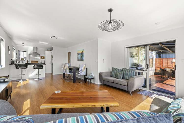 25 Manukau Road Raglan_3