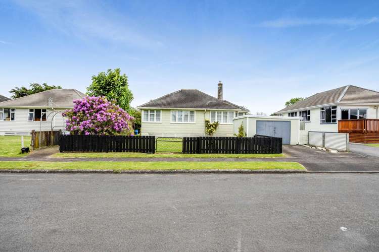 8 Malone Place Hawera_15