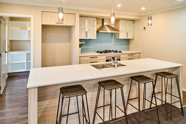 96 Endeavour Drive Whitby_2