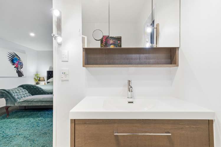 21 Taranaki Drive + 22 Hewitts Road Woodend_10