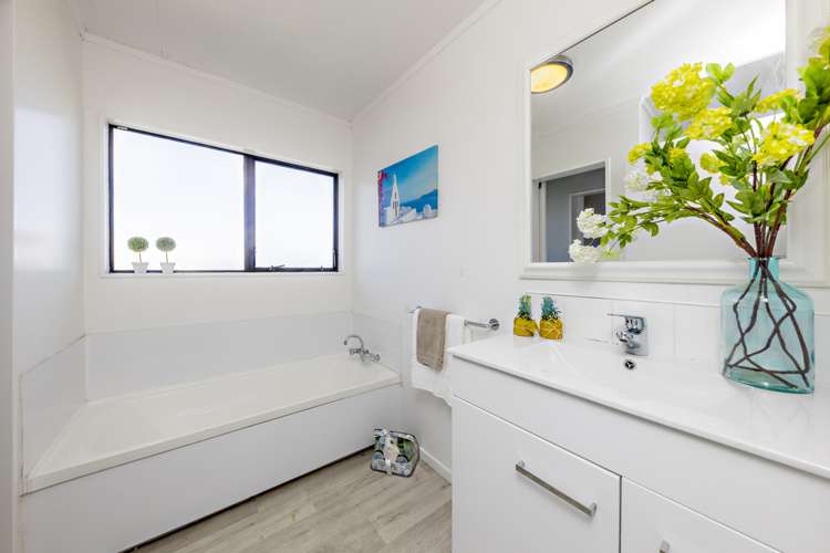 27 Dungarvon Place Clendon Park_11