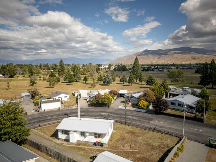 37 Omahau Crescent Twizel_15