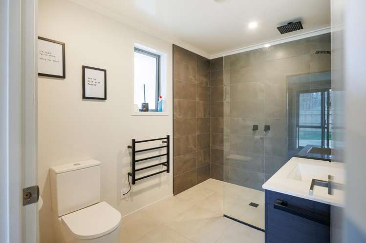 16a Rayner Lane Marton_19