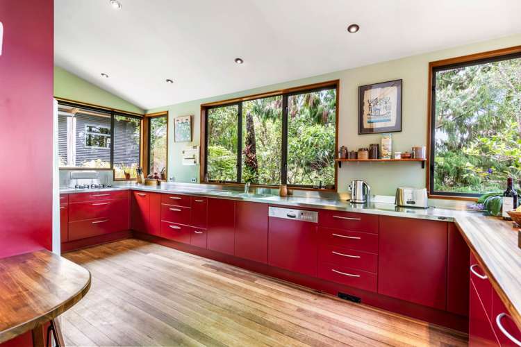 318 Forest Hill Road Waiatarua_6