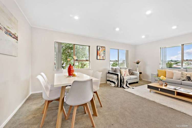 2/21 Maywood Crescent Glen Eden_4