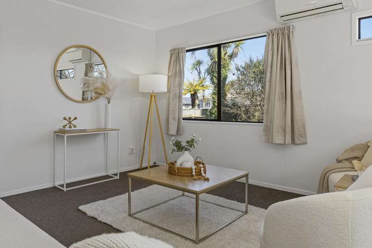 2/10 Koha Road Town Centre_15