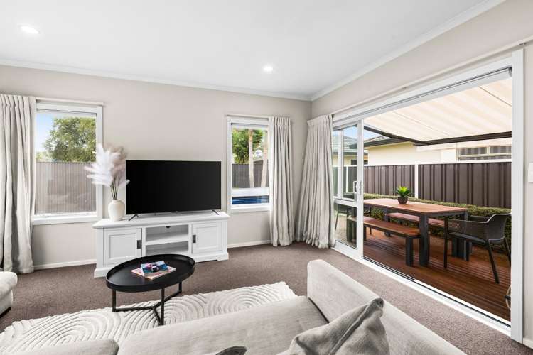 2 Warwick Crescent_5