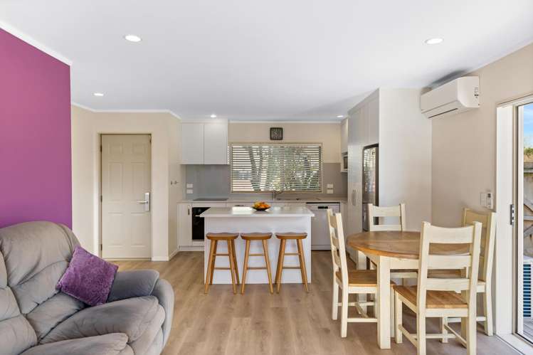 2 Elwarth Way Ranui_30