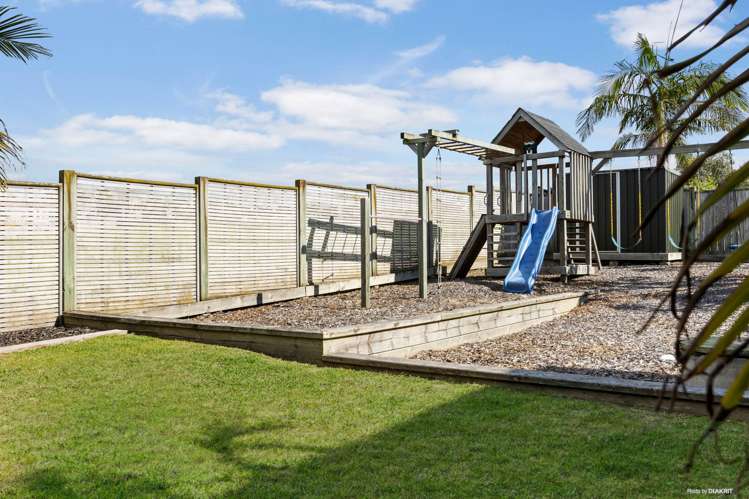 10 Columbia Crescent Beachlands_13