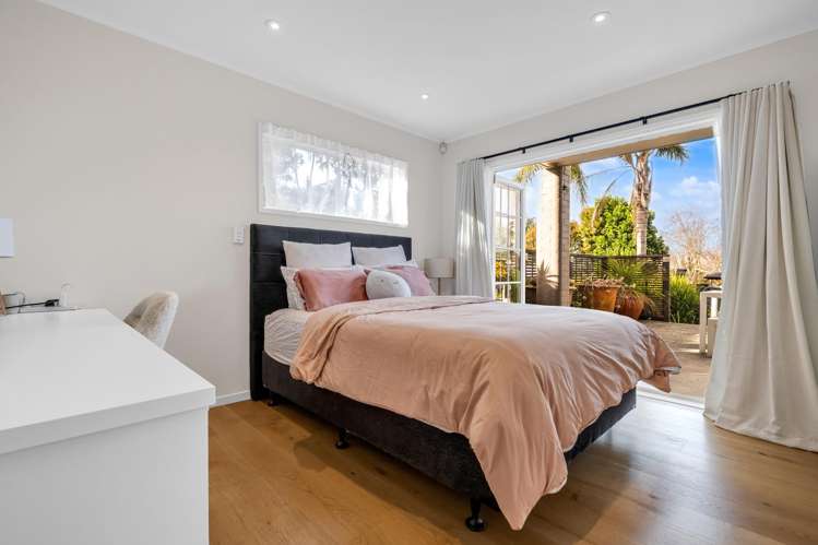 4 Gibson Place Mellons Bay_14