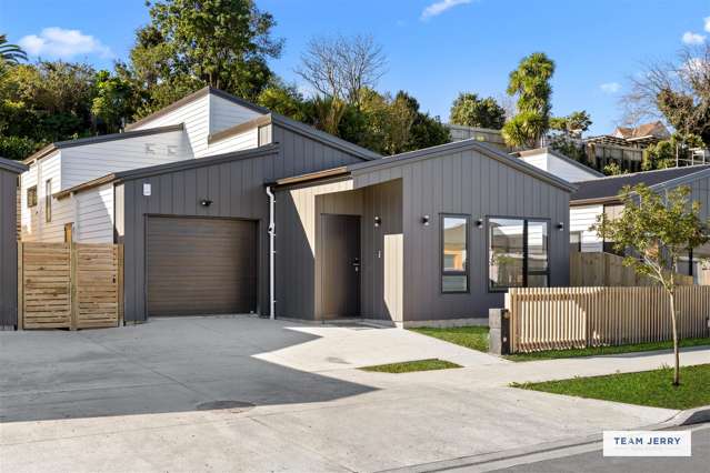 Bellfield Estate - Stylish Four-Bedroom Home