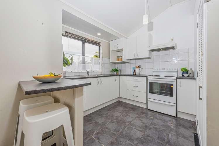 2/109 Don Buck Road Massey_4