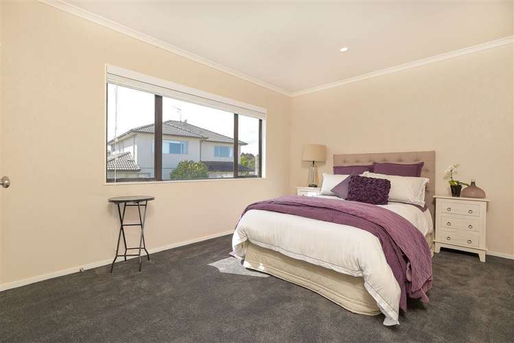 13 Gibbston Crescent Flat Bush_11