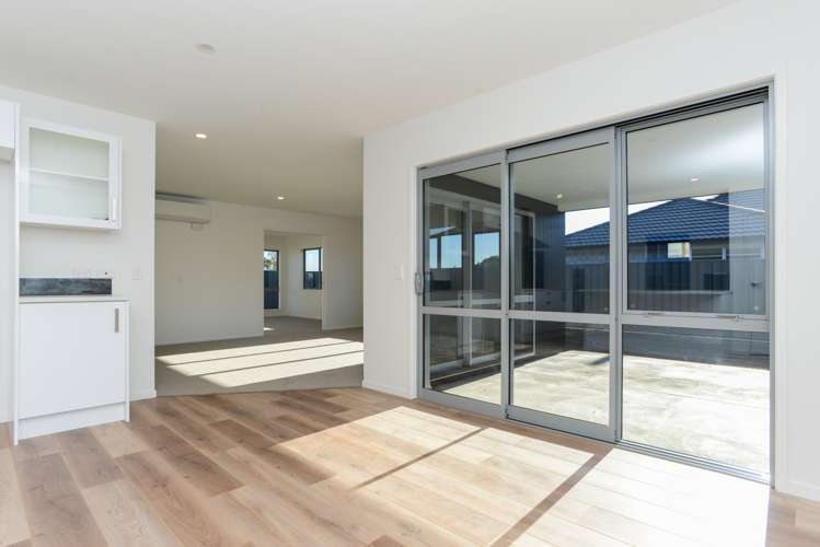 7 Drovers Way Frimley_12