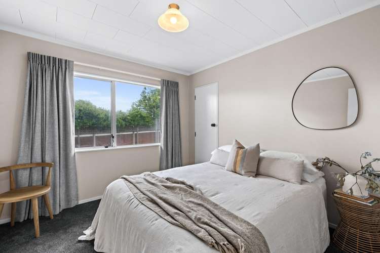 10 Sutton Avenue Clive_11